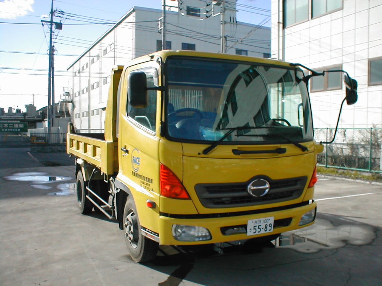 4t ダンプ車